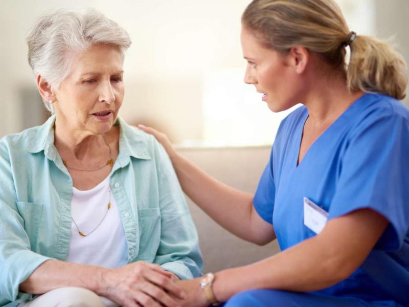 Alzheimer hastalığı belirtileri, evreleri, nedenleri ve tedavisi
