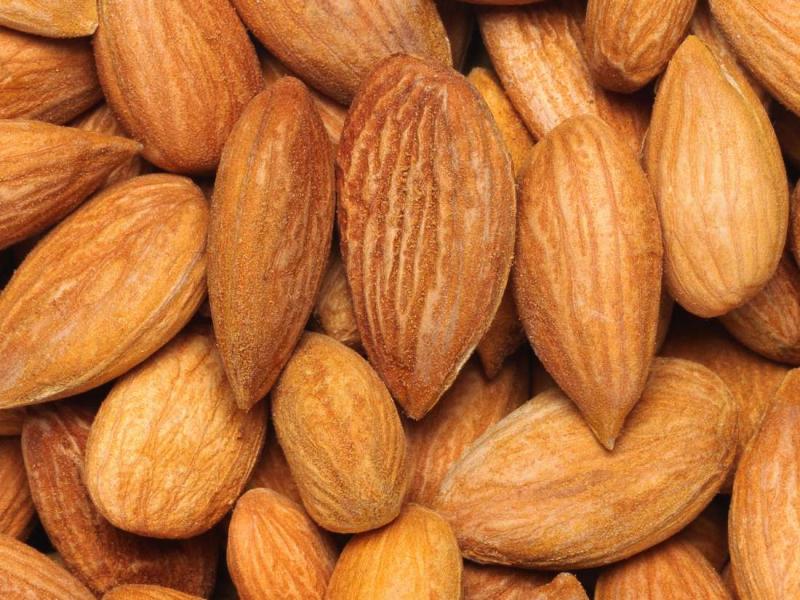 Bademin sağlık yararları, beslenme ve riskler